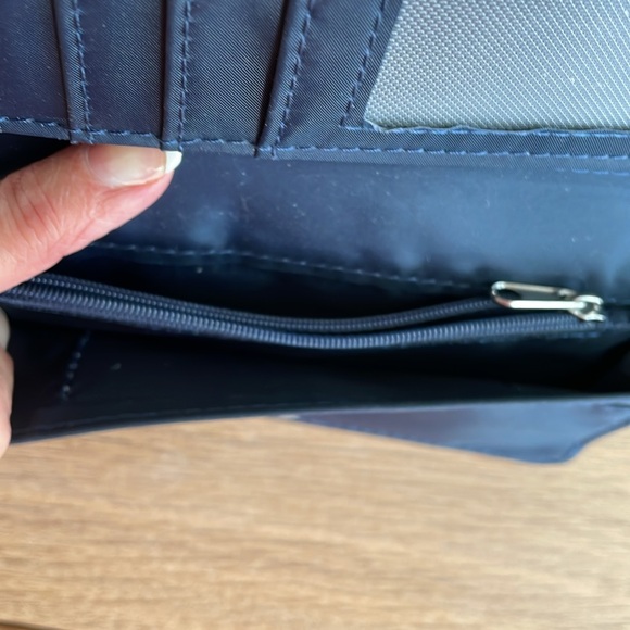 NAUTICA ORGANIZER CONTINENTAL WALLET Red White and Blue - Picture 10 of 14